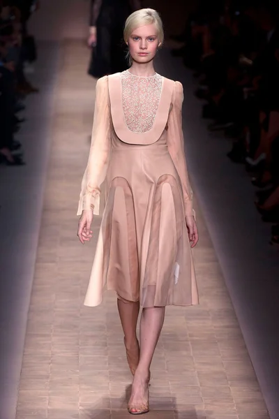 Look 17